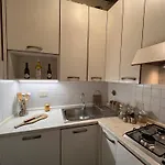 Renaissance Square, Bright Apartman