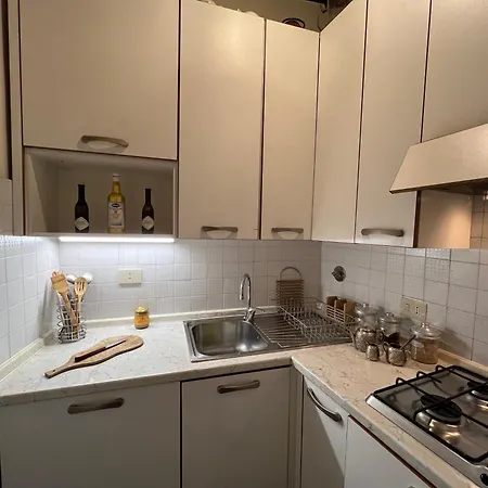 Renaissance Square, Bright Apartment