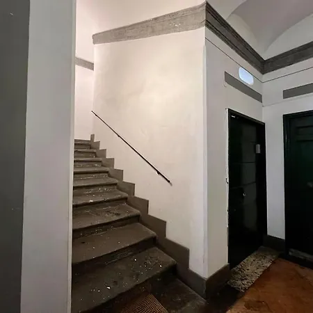 Renaissance Square, Bright Apartment