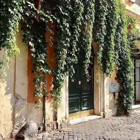 Renaissance Square, Bright Apartment Rome
